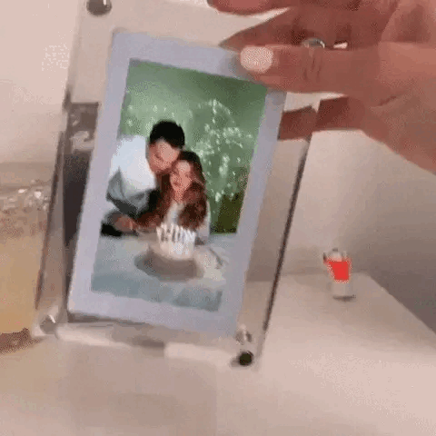 The Nolto Acrylic Digital Photo Frame 5 inch™