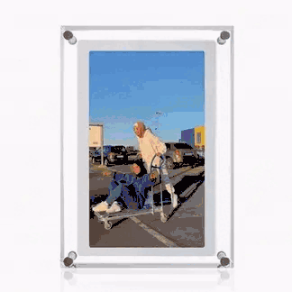 The Nolto Acrylic Digital Photo Frame 5 inch™